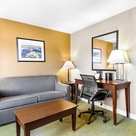 Best Western California City Inn & Suites Exteriör bild