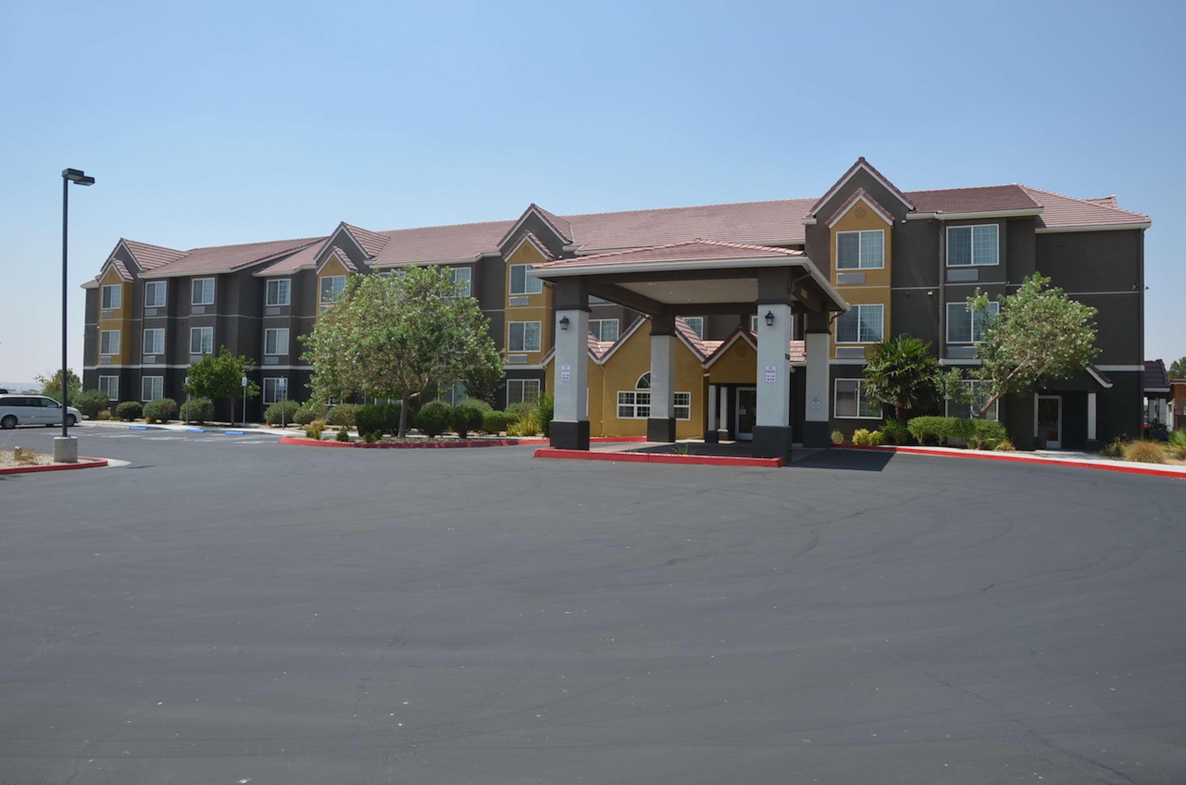 Best Western California City Inn & Suites Exteriör bild