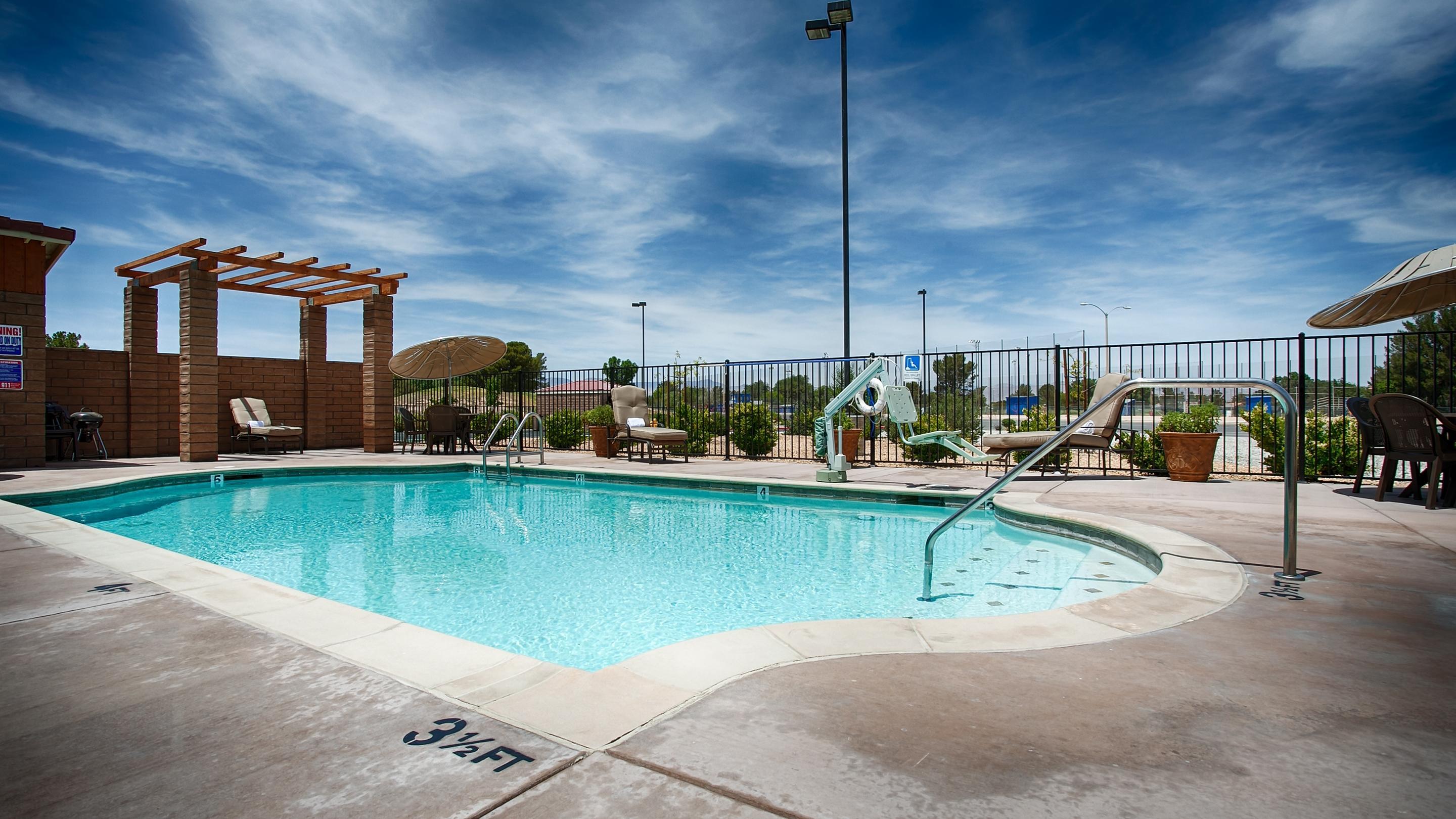 Best Western California City Inn & Suites Exteriör bild